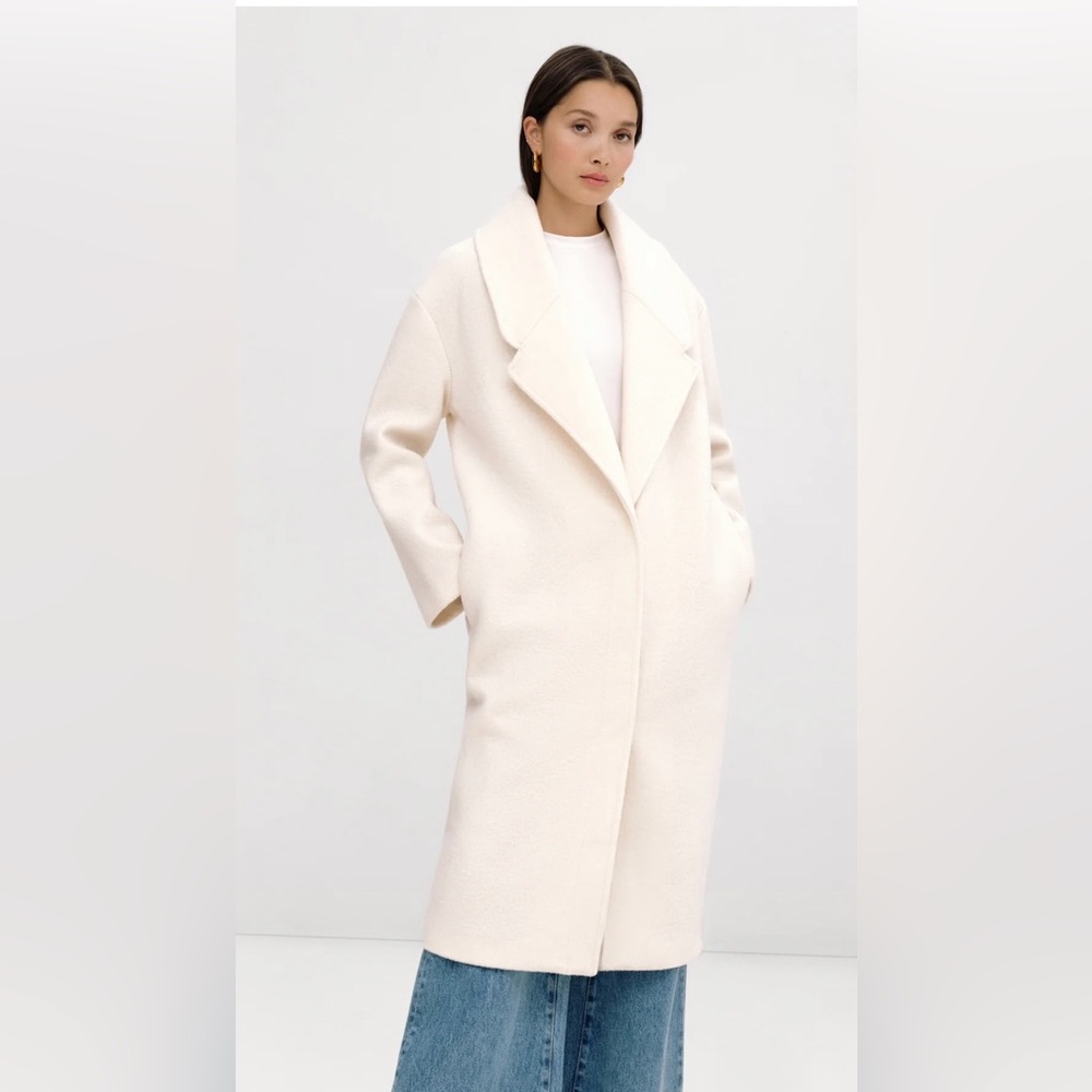 Elegant Cream Teddy Jacket - Picture 5 of 7